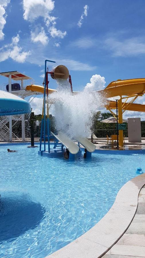 Resort Do Lago Apart Caldas Novas Exterior photo